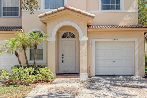 Touwnhouse à louer à Miramar, Floride: 4 chambres, 168.62 m2 № 2064360 - photo 2
