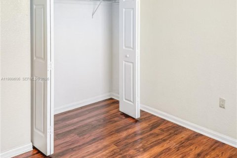 Touwnhouse à louer à Miramar, Floride: 4 chambres, 168.62 m2 № 2064360 - photo 18