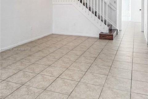Touwnhouse à louer à Miramar, Floride: 4 chambres, 168.62 m2 № 2064360 - photo 4