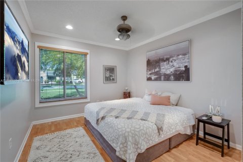 Casa en venta en Miami, Florida, 5 dormitorios, 285.58 m2 № 1739045 - foto 23