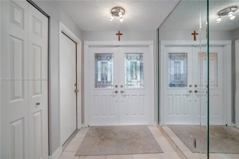 Casa en venta en Miami, Florida, 5 dormitorios, 285.58 m2 № 1739045 - foto 4