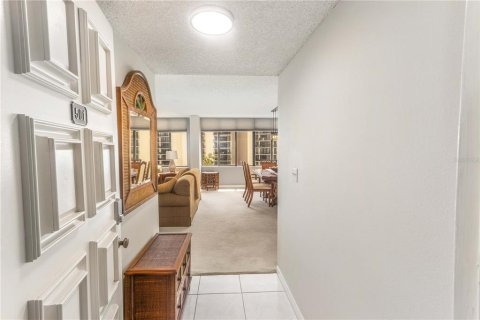 Copropriété à louer à Clearwater, Floride: 1 chambre, 114.73 m2 № 2384186 - photo 2