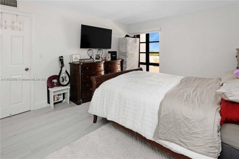 Copropriété à vendre à Miami, Floride: 2 chambres, 111.48 m2 № 1890346 - photo 12