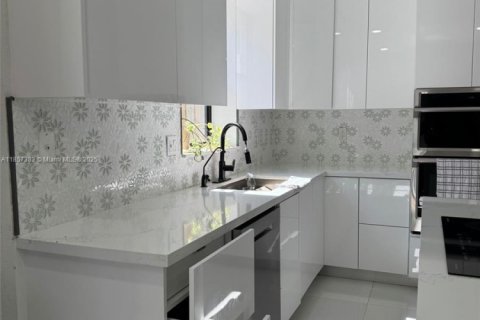 Townhouse in Homestead, Florida 3 bedrooms, 158.49 sq.m. № 1882552 - photo 6