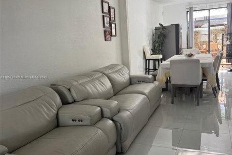 Townhouse in Homestead, Florida 3 bedrooms, 158.49 sq.m. № 1882552 - photo 23
