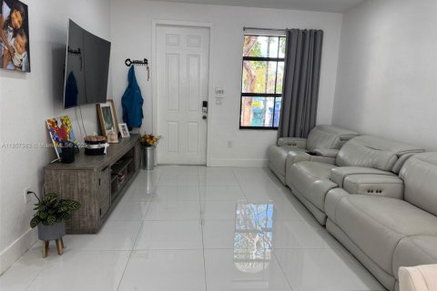 Townhouse in Homestead, Florida 3 bedrooms, 158.49 sq.m. № 1882552 - photo 22