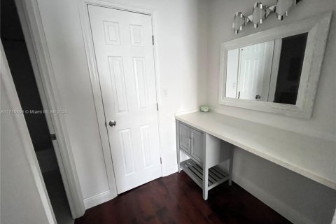 Copropriété à vendre à Hallandale Beach, Floride: 2 chambres, 111.48 m2 № 1981982 - photo 8