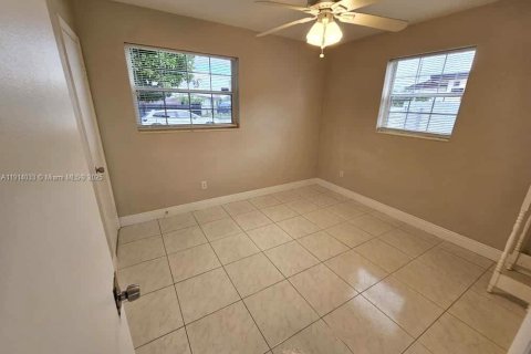 Villa ou maison à louer à Miami, Floride: 3 chambres, 103.4 m2 № 1969518 - photo 11