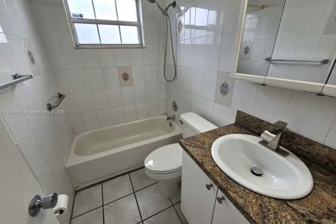 Villa ou maison à louer à Miami, Floride: 3 chambres, 103.4 m2 № 1969518 - photo 4