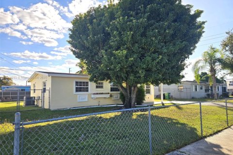 Villa ou maison à louer à Miami, Floride: 3 chambres, 103.4 m2 № 1969518 - photo 26