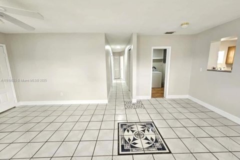 Villa ou maison à louer à Miami, Floride: 3 chambres, 103.4 m2 № 1969518 - photo 9