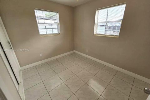 Villa ou maison à louer à Miami, Floride: 3 chambres, 103.4 m2 № 1969518 - photo 13