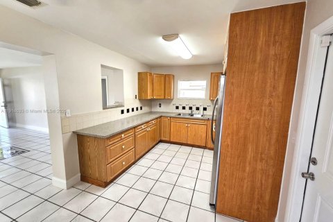 Villa ou maison à louer à Miami, Floride: 3 chambres, 103.4 m2 № 1969518 - photo 6