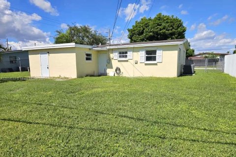 Villa ou maison à louer à Miami, Floride: 3 chambres, 103.4 m2 № 1969518 - photo 18