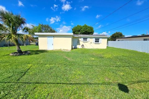 Villa ou maison à louer à Miami, Floride: 3 chambres, 103.4 m2 № 1969518 - photo 17