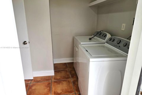 Villa ou maison à louer à Miami, Floride: 3 chambres, 103.4 m2 № 1969518 - photo 8