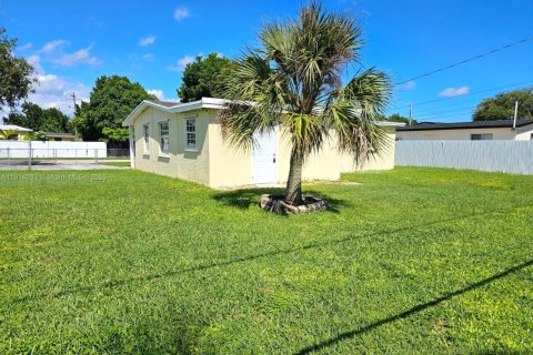 Villa ou maison à louer à Miami, Floride: 3 chambres, 103.4 m2 № 1969518 - photo 19