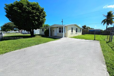 Villa ou maison à louer à Miami, Floride: 3 chambres, 103.4 m2 № 1969518 - photo 15