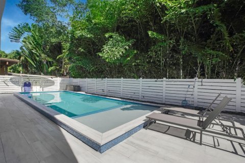 Casa en venta en Surfside, Florida, 5 dormitorios, 291.81 m2 № 1963722 - foto 25