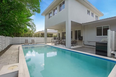 Casa en venta en Surfside, Florida, 5 dormitorios, 291.81 m2 № 1963722 - foto 7