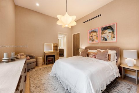 House in Coral Gables, Florida 6 bedrooms, 406.63 sq.m. № 1811733 - photo 30