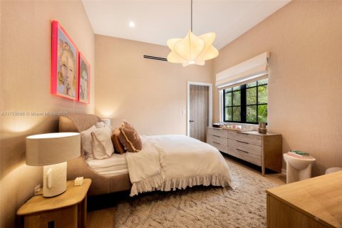 House in Coral Gables, Florida 6 bedrooms, 406.63 sq.m. № 1811733 - photo 29