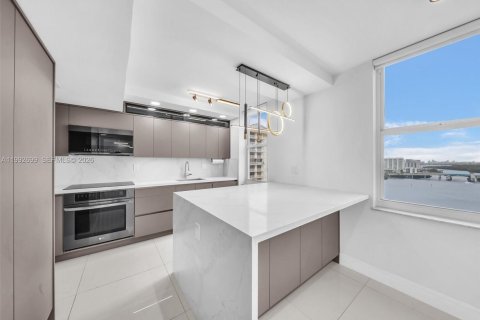 Кондоминиум с 2 спальнями в Санни-Айлс-Бич, Флорида № 2062510