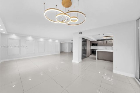 Купить кондоминиум в Санни-Айлс-Бич, Флорида 2 спальни, 172.43м2, № 2062510 - фото 11