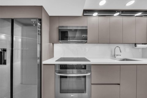 Купить кондоминиум в Санни-Айлс-Бич, Флорида 2 спальни, 172.43м2, № 2062510 - фото 3