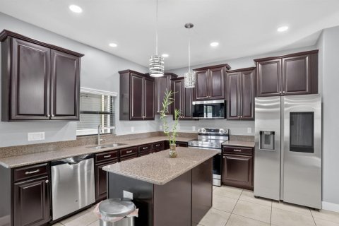 Villa ou maison à vendre à Kissimmee, Floride: 4 chambres, 345.6 m2 № 2399843 - photo 24