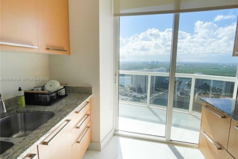 Copropriété à louer à Sunny Isles Beach, Floride: 2 chambres, 133.31 m2 № 2390220 - photo 6