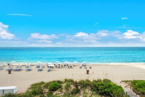 Copropriété à louer à Sunny Isles Beach, Floride: 2 chambres, 133.31 m2 № 2390220 - photo 24