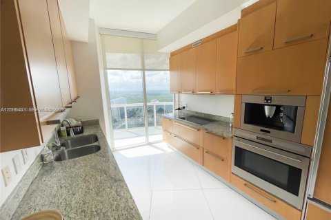 Copropriété à louer à Sunny Isles Beach, Floride: 2 chambres, 133.31 m2 № 2390220 - photo 5
