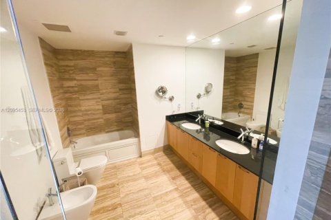 Copropriété à louer à Sunny Isles Beach, Floride: 2 chambres, 133.31 m2 № 2390220 - photo 11