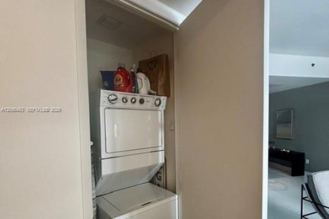 Copropriété à louer à Sunny Isles Beach, Floride: 2 chambres, 133.31 m2 № 2390220 - photo 8