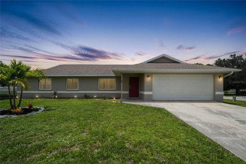 Casa en alquiler en Port Charlotte, Florida, 3 dormitorios, 155.89 m2 № 1883973 - foto 1