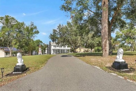 House in Apopka, Florida 3 bedrooms, 190.64 sq.m. № 2201074 - photo 18