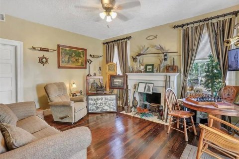 House in Apopka, Florida 3 bedrooms, 190.64 sq.m. № 2201074 - photo 15
