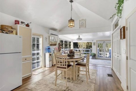 House in Apopka, Florida 3 bedrooms, 190.64 sq.m. № 2201074 - photo 3