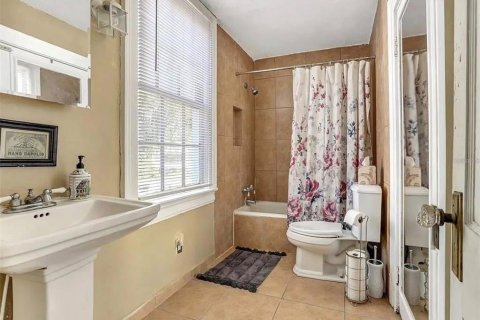 House in Apopka, Florida 3 bedrooms, 190.64 sq.m. № 2201074 - photo 9