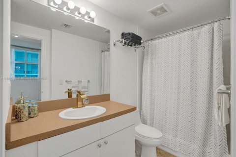Condominio en alquiler en Miami, Florida, 2 dormitorios, 116.59 m2 № 1852057 - foto 25