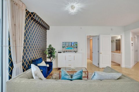 Condominio en alquiler en Miami, Florida, 2 dormitorios, 116.59 m2 № 1852057 - foto 4
