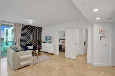 Condominio en alquiler en Miami, Florida, 2 dormitorios, 116.59 m2 № 1852057 - foto 2