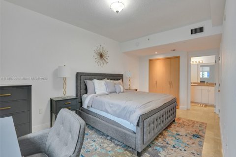 Condominio en alquiler en Miami, Florida, 2 dormitorios, 116.59 m2 № 1852057 - foto 17