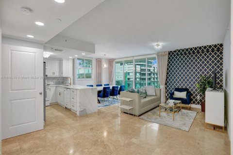 Condominio en alquiler en Miami, Florida, 2 dormitorios, 116.59 m2 № 1852057 - foto 1
