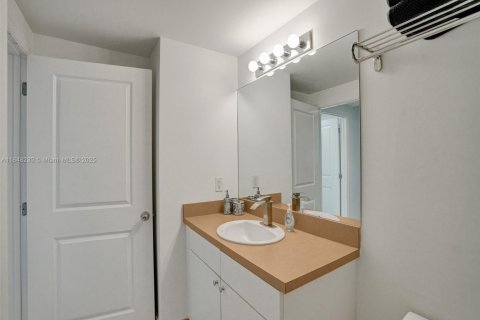 Condominio en alquiler en Miami, Florida, 2 dormitorios, 116.59 m2 № 1852057 - foto 26