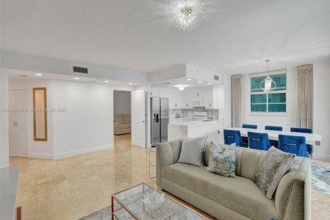 Condominio en alquiler en Miami, Florida, 2 dormitorios, 116.59 m2 № 1852057 - foto 12
