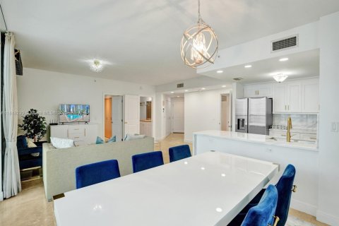 Condominio en alquiler en Miami, Florida, 2 dormitorios, 116.59 m2 № 1852057 - foto 7
