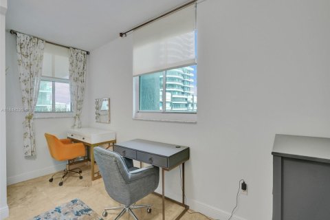 Condominio en alquiler en Miami, Florida, 2 dormitorios, 116.59 m2 № 1852057 - foto 16