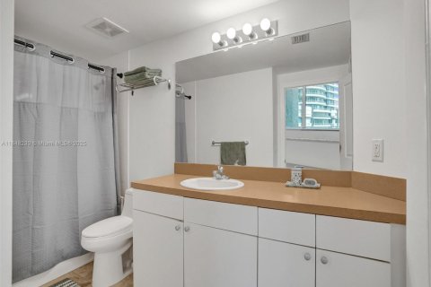 Condominio en alquiler en Miami, Florida, 2 dormitorios, 116.59 m2 № 1852057 - foto 18